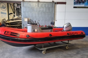 AB workboats 4800 hypalon met Honda BF40D